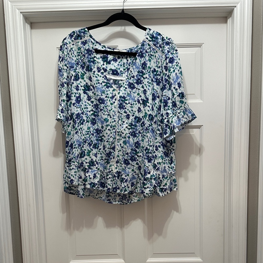 Lucky Brand Floral Top in Blue and White